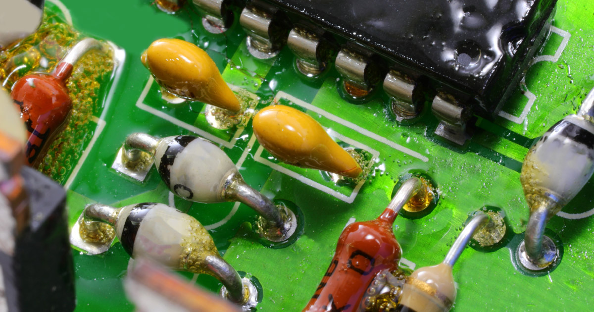 Conformal coating vs potting encapsulation featured